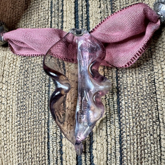 Handcrafted Artisan created leaf pendant. - Picture 7 of 16